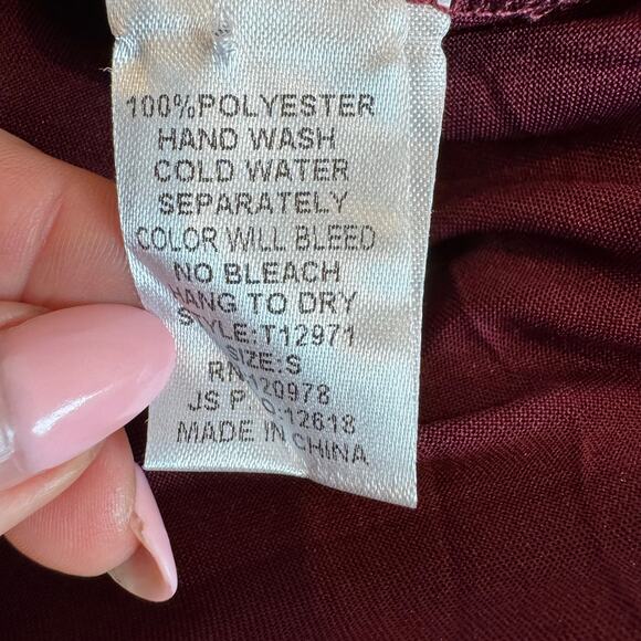 Entro Burgundy Swiss Dot Sheer Feminine Babydoll Flutter Sleeve Blouse Small - Picture 7 of 7